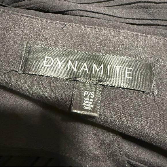 Dynamite | women's small v-neck pleated flowy Black Mini Dress twist front - Picture 5 of 6